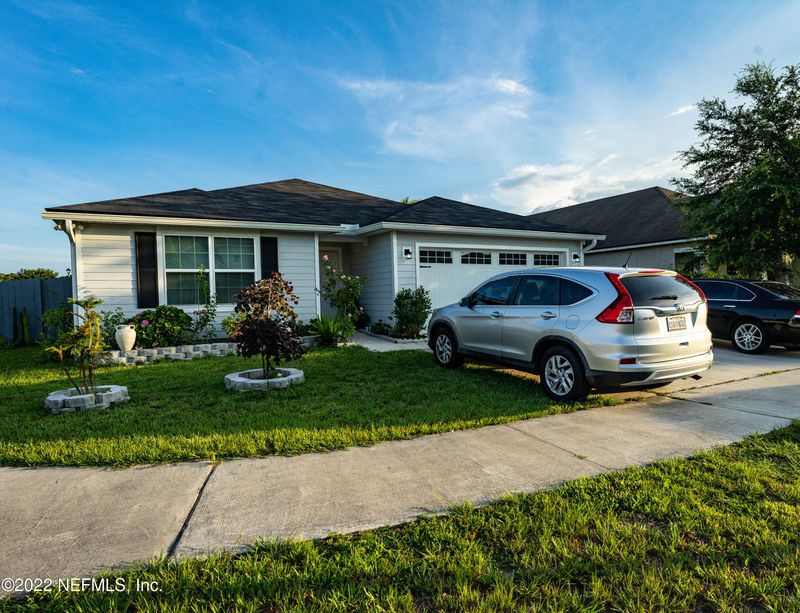 9245 Hawkeye Dr, Jacksonville, FL 32221