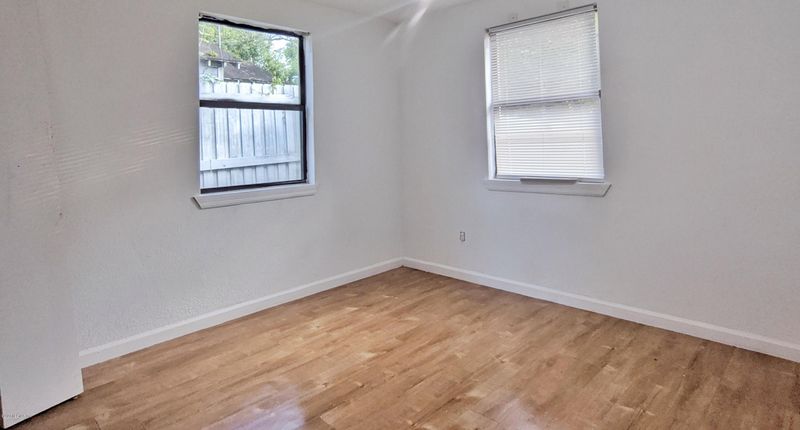 9261 3rd Ave, Jacksonville, FL 32208