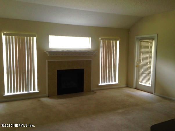 9270 Hawks Point Dr, Jacksonville, FL 32222