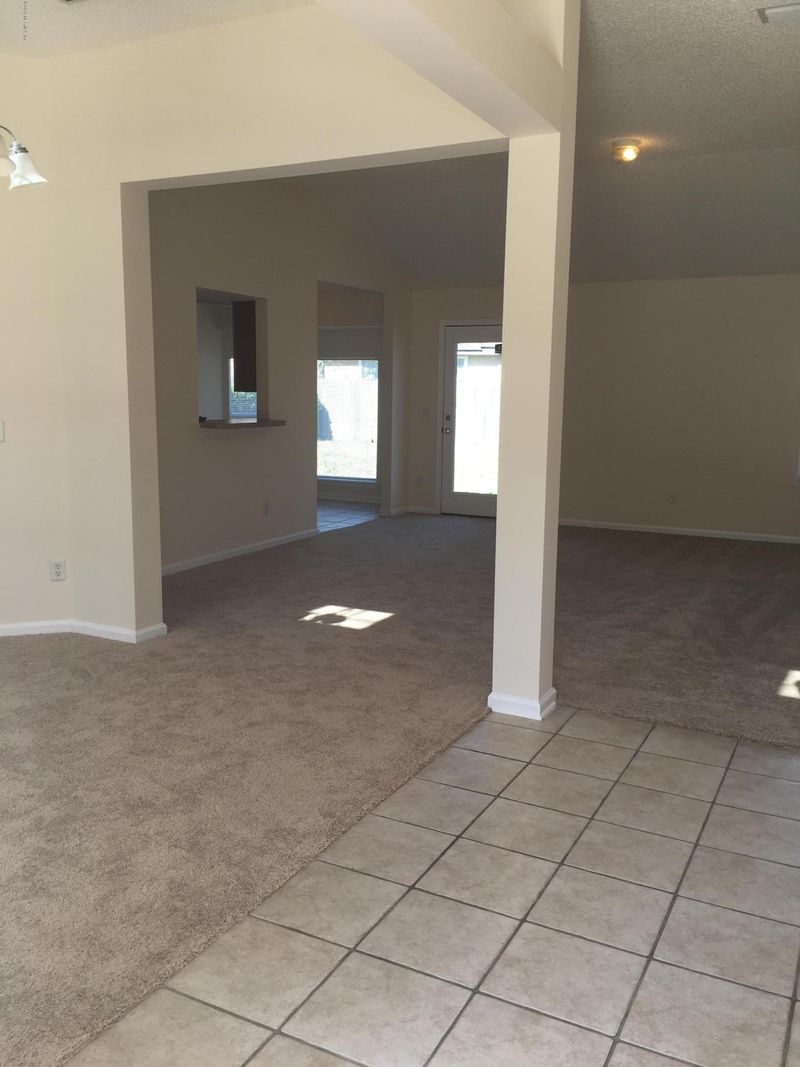 9275 Whisper Glen Dr, Jacksonville, FL 32222