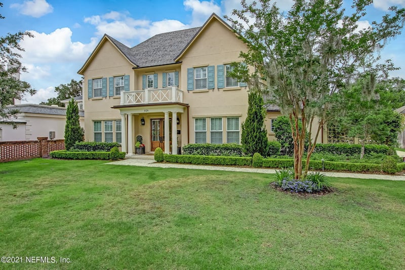 928 Vale Orchard Ln, Jacksonville, FL 32207