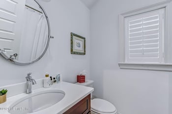 928 Vale Orchard Ln, Jacksonville, FL 32207