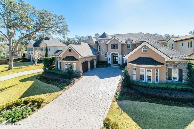 930 Vale Orchard Ln, Jacksonville, FL 32207