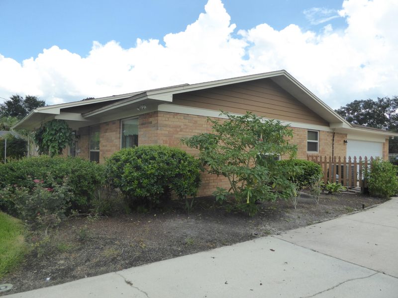 931 Tahiti Rd E, Jacksonville, FL 32216