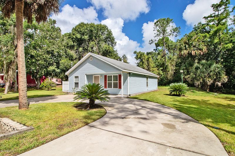 932 W 7th St, St Augustine, FL 32084