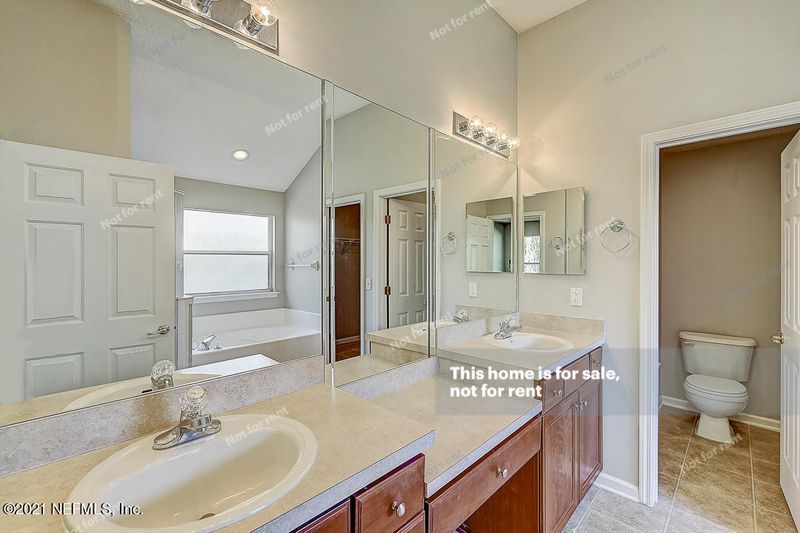 9327 Whisper Glen Dr, Jacksonville, FL 32222