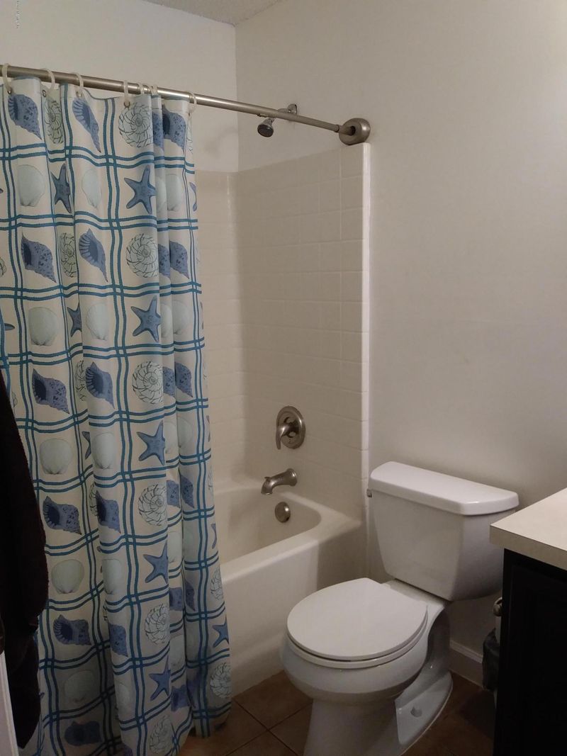933 Lake Sanford Ct, St Augustine, FL 32092