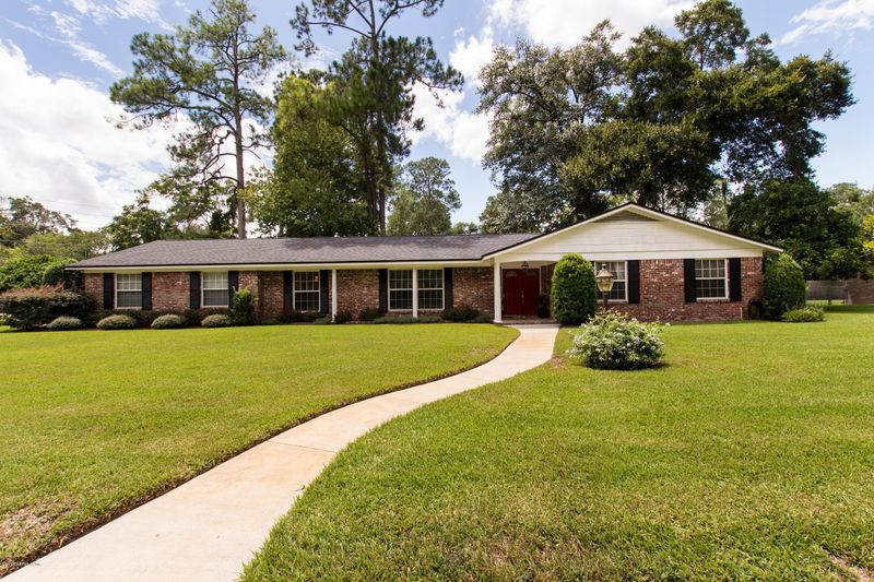 9338 River Shores Ln, Jacksonville, FL 32257