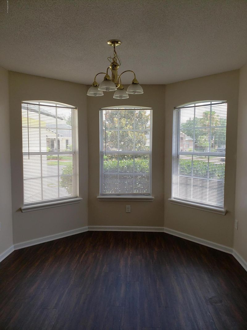 9342 Daniels Mill Dr, Jacksonville, FL 32244