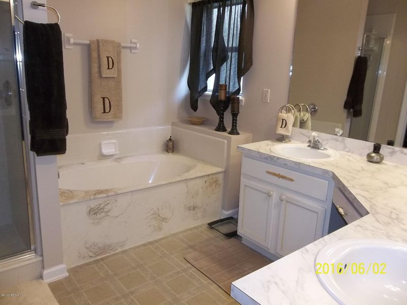 9342 Picarty Dr, Jacksonville, FL 32244