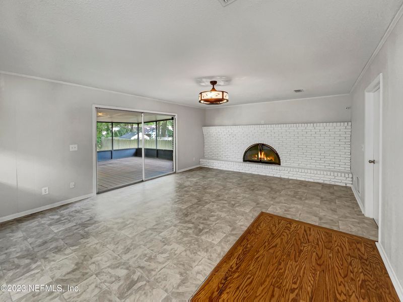 935 Park Forest Ln, Jacksonville, FL 32211