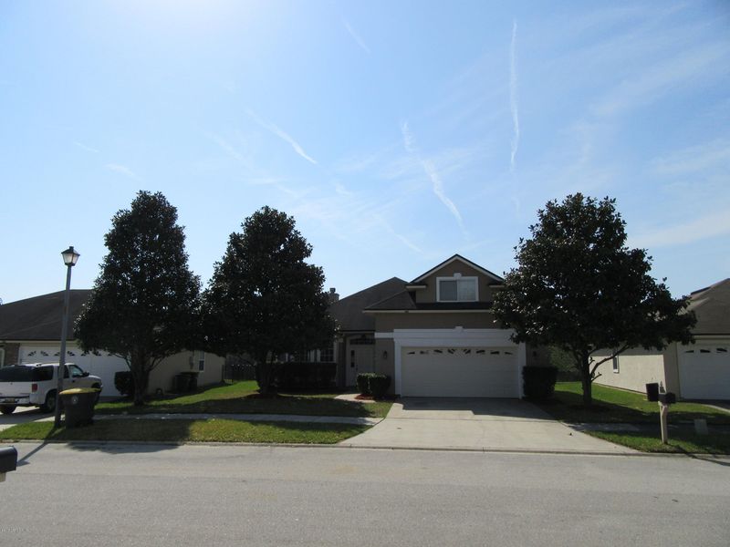 9350 Prosperity Lake Dr, Jacksonville, FL 32244