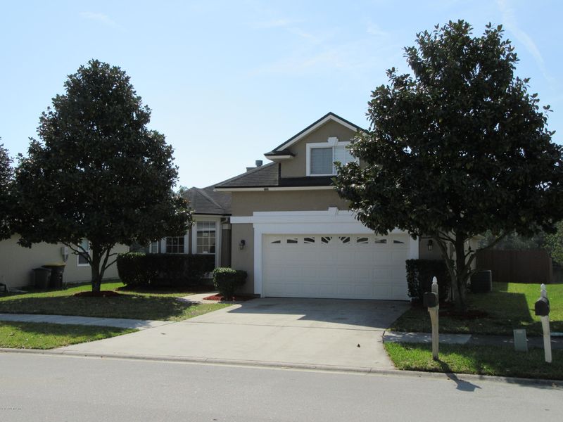 9350 Prosperity Lake Dr, Jacksonville, FL 32244