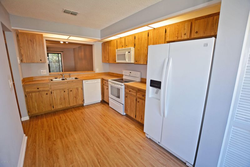 9360 Craven Rd #902, Jacksonville, FL 32257