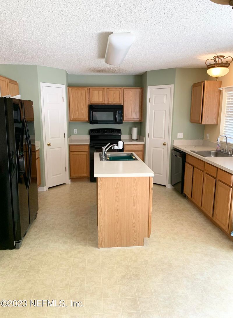 9369 Jayhawk Ln, Jacksonville, FL 32221