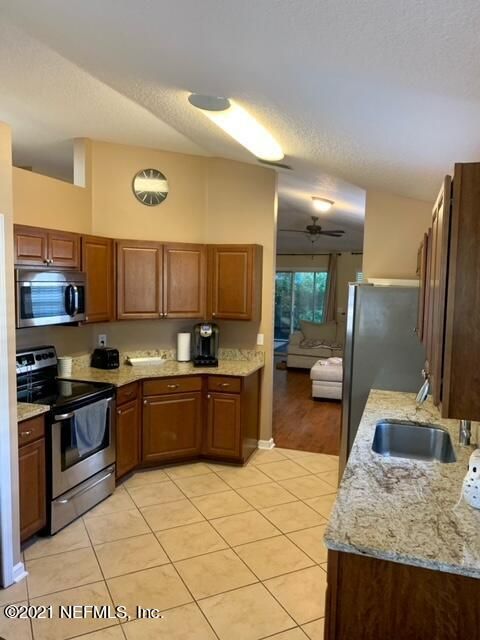 937 Buttercup Dr, St Johns, FL 32259