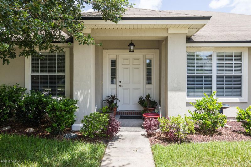 9373 Prosperity Lake Dr, Jacksonville, FL 32244
