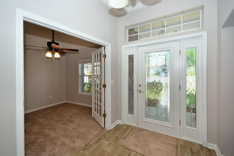 9374 Prosperity Lake Dr, Jacksonville, FL 32244
