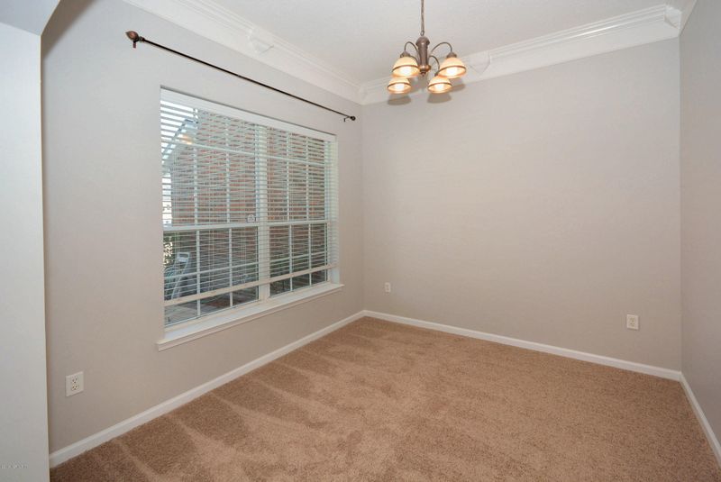 9374 Prosperity Lake Dr, Jacksonville, FL 32244