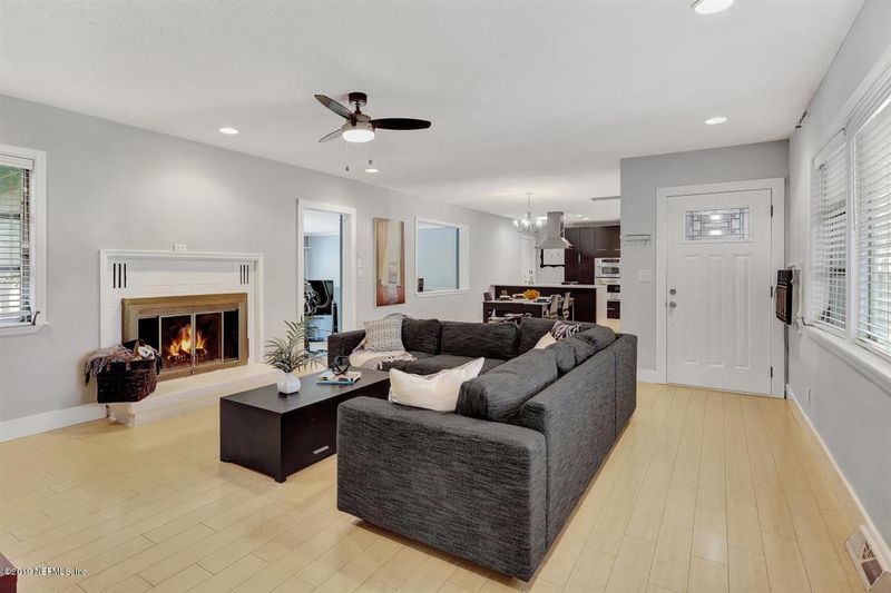 940 Penman Rd, Neptune Beach, FL 32266