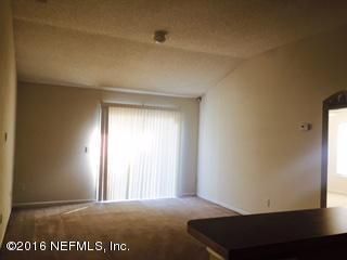 9414 Daniels Mill Dr, Jacksonville, FL 32244