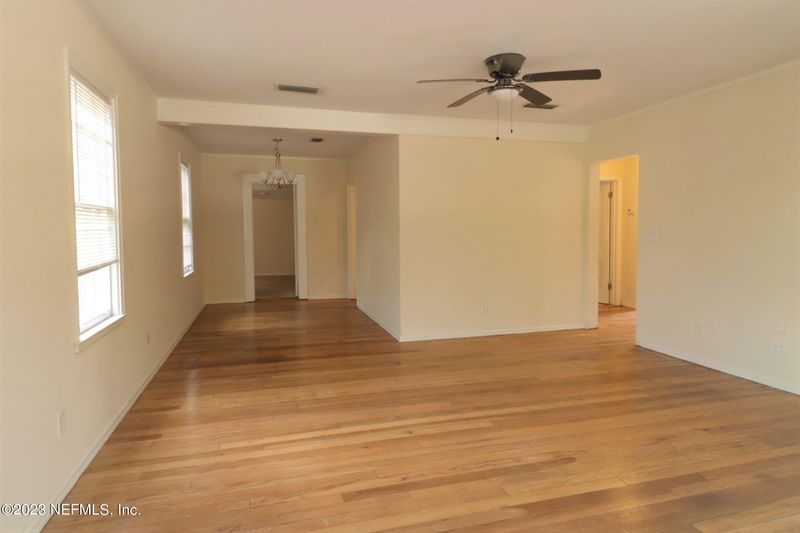 942 Wayne St, Jacksonville, FL 32208