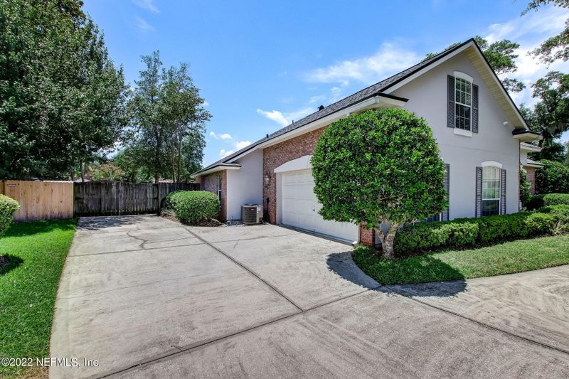 9426 Cedar Dell Ct, Jacksonville, FL 32257
