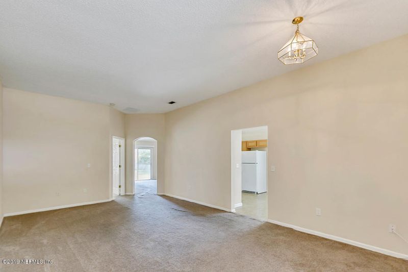 9430 Daniels Mill Dr, Jacksonville, FL 32244