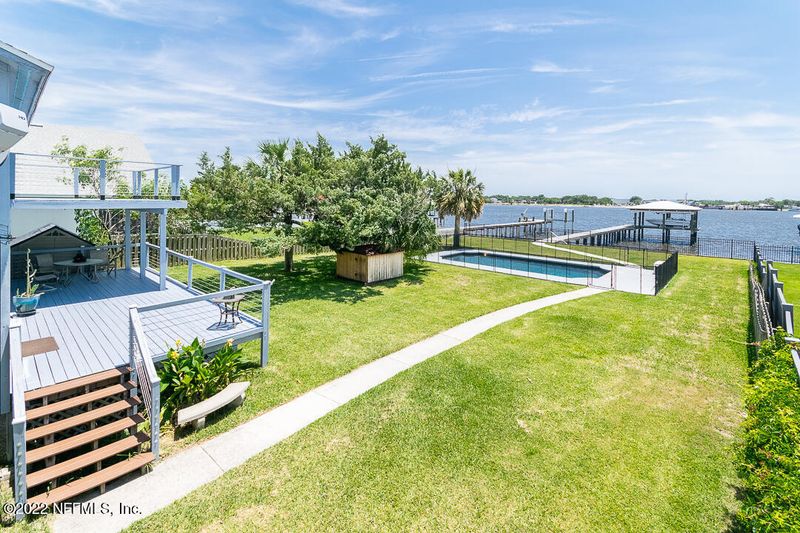 9446 Heckscher Dr, Jacksonville, FL 32226