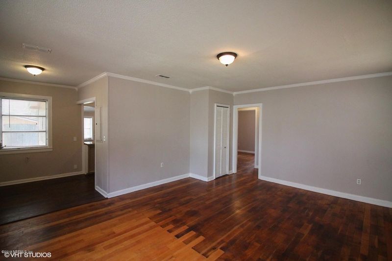 945 Mackinaw St, Jacksonville, FL 32254