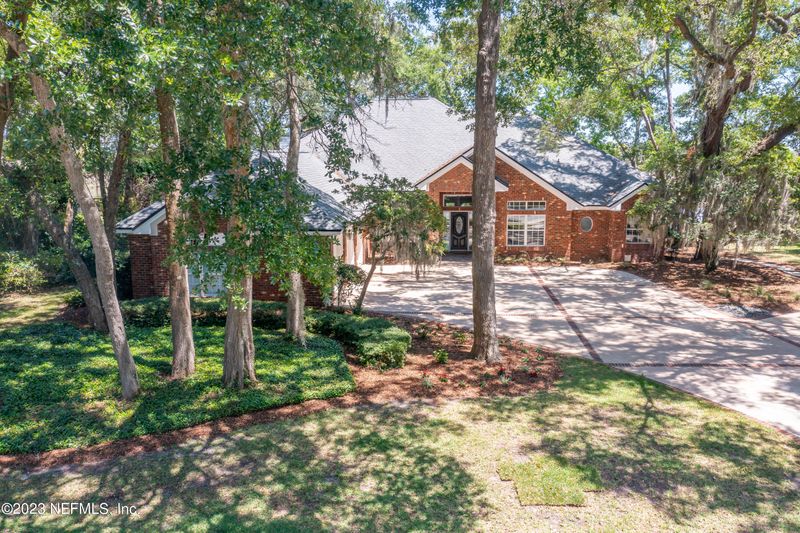 945 Shipwatch Dr E, Jacksonville, FL 32225