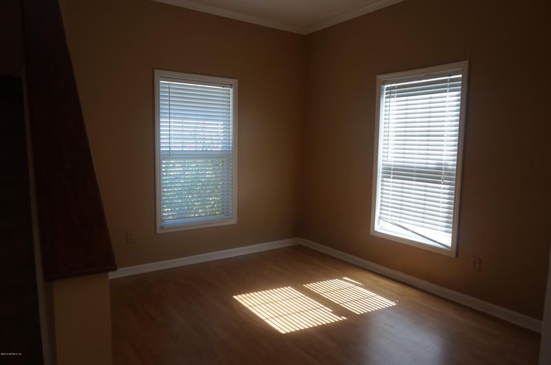947 Dillard Rd, Atlantic Beach, FL 32233