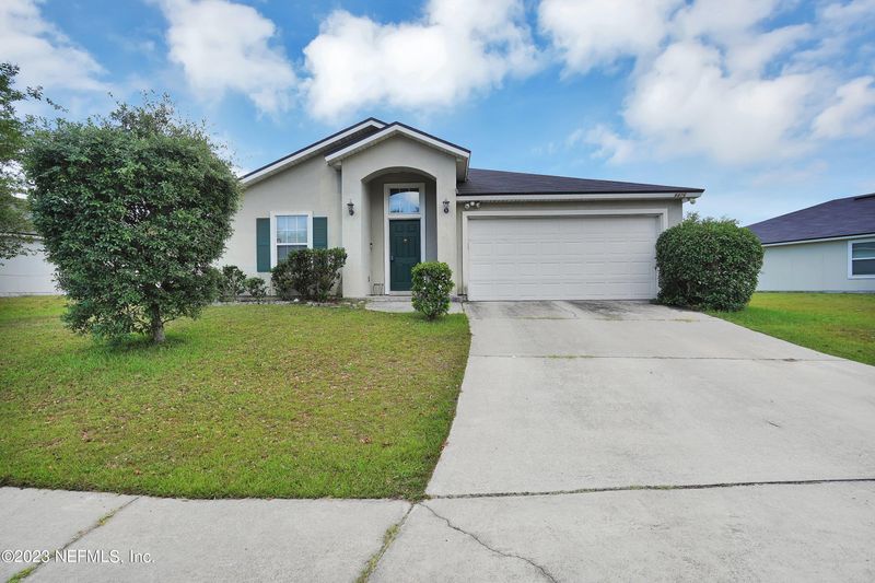 9476 Thorn Glen Rd, Jacksonville, FL 32208