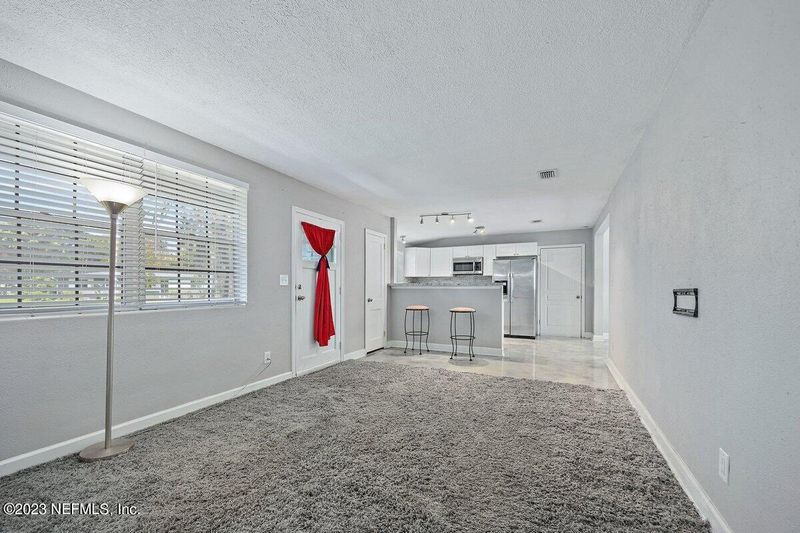 949 Ibis Rd, Jacksonville, FL 32216