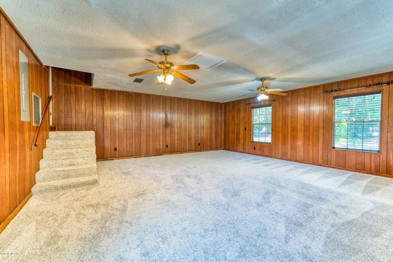 952 Lafayette Dr, Jacksonville, FL 32254