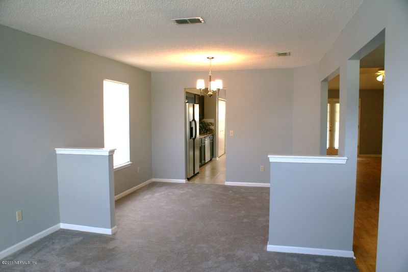 953 Aries Rd W, Jacksonville, FL 32216