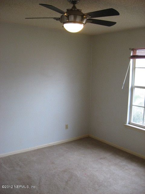 953 Dorwinion Dr, Jacksonville, FL 32225