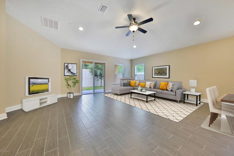 9538 Abby Glen Cir, Jacksonville, FL 32257