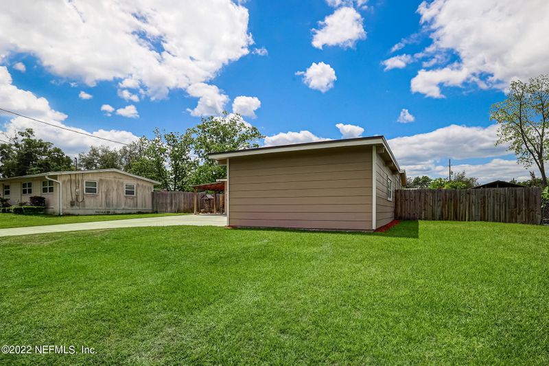 954 Crest Dr E, Jacksonville, FL 32221