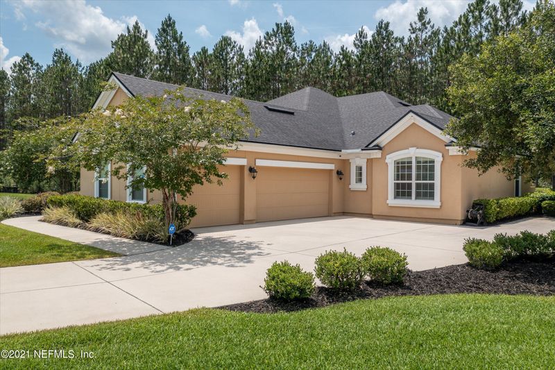 955 Autumn Pines Dr, Orange Park, FL 32065