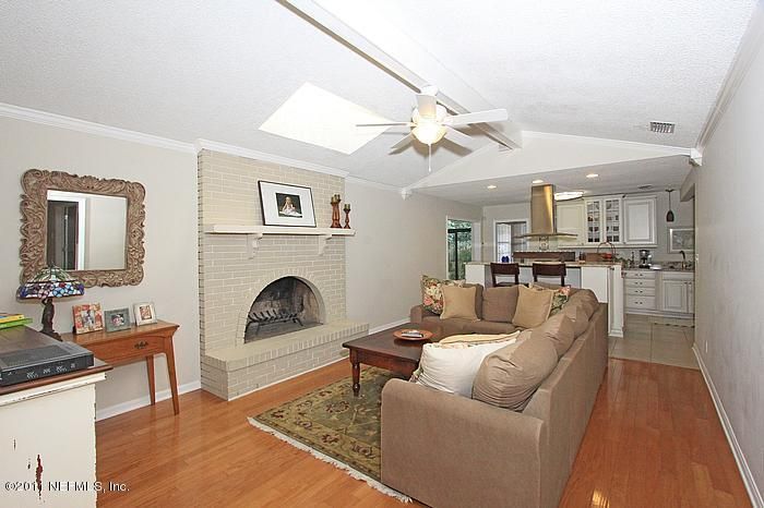 9589 Beauclerc Cove Rd, Jacksonville, FL 32257