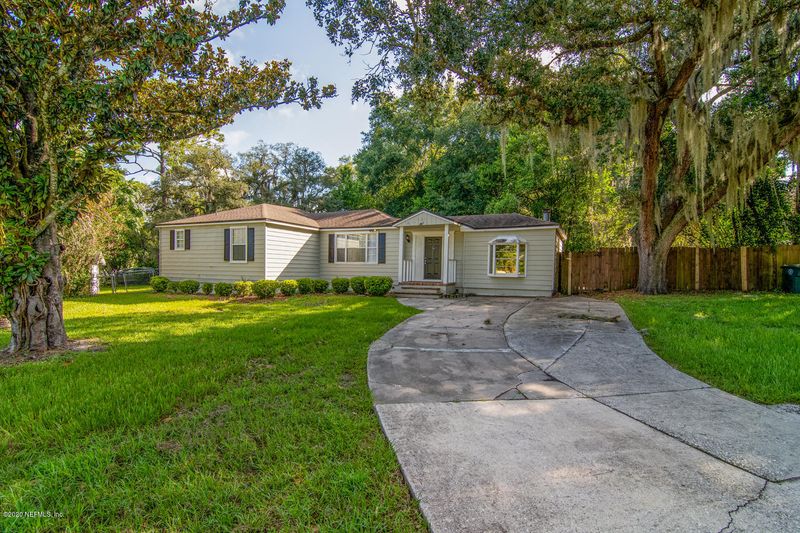 9601 Macarthur Ct S, Jacksonville, FL 32216
