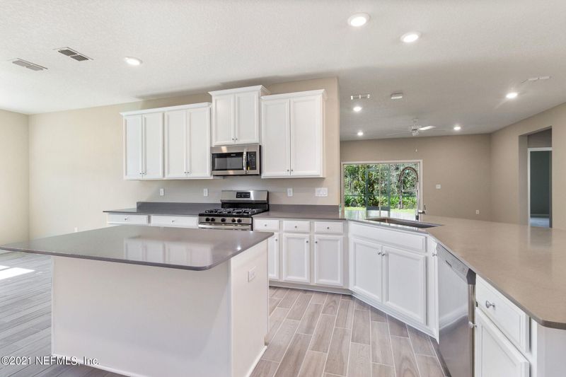 9608 Lovage Ln, Jacksonville, FL 32219