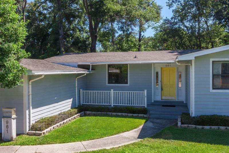 961 Carlotta Rd W, Jacksonville, FL 32211
