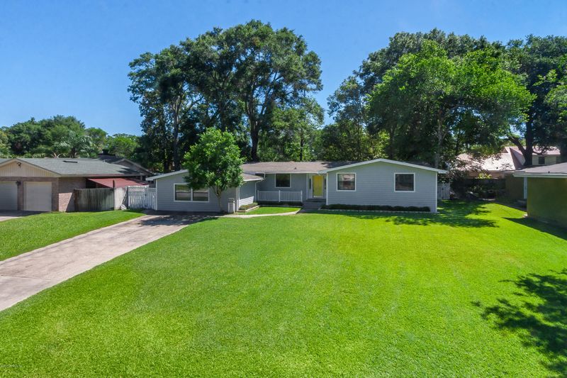 961 Carlotta Rd W, Jacksonville, FL 32211