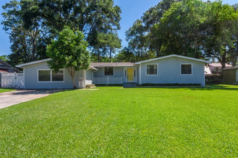961 Carlotta Rd W, Jacksonville, FL 32211