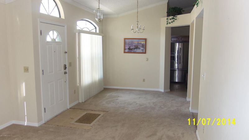 9622 Mayville Dr E, Jacksonville, FL 32222