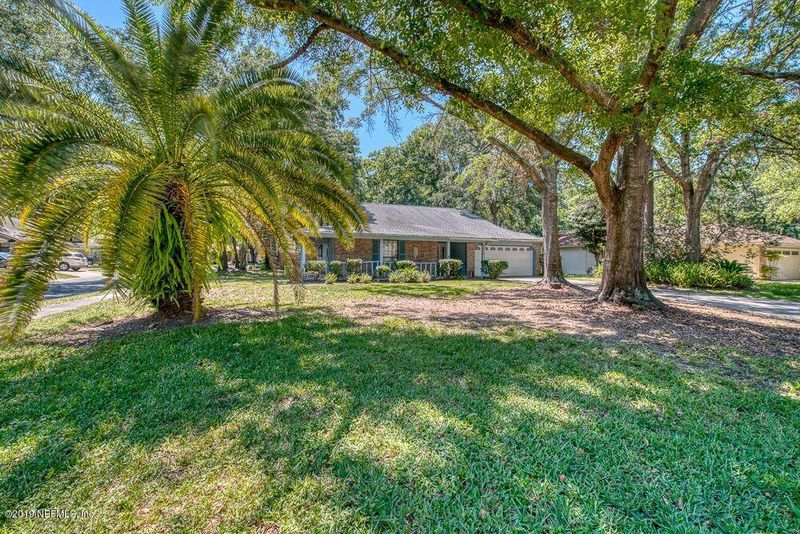 9628 Bayou Bluff Dr, Jacksonville, FL 32257