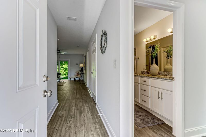 9638 Valerie St, Jacksonville, FL 32208