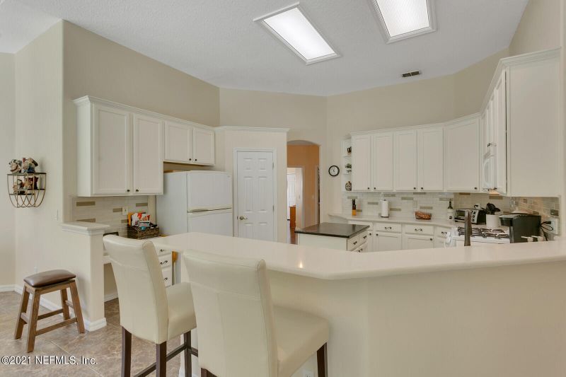 965 Blackberry Ln, St Johns, FL 32259